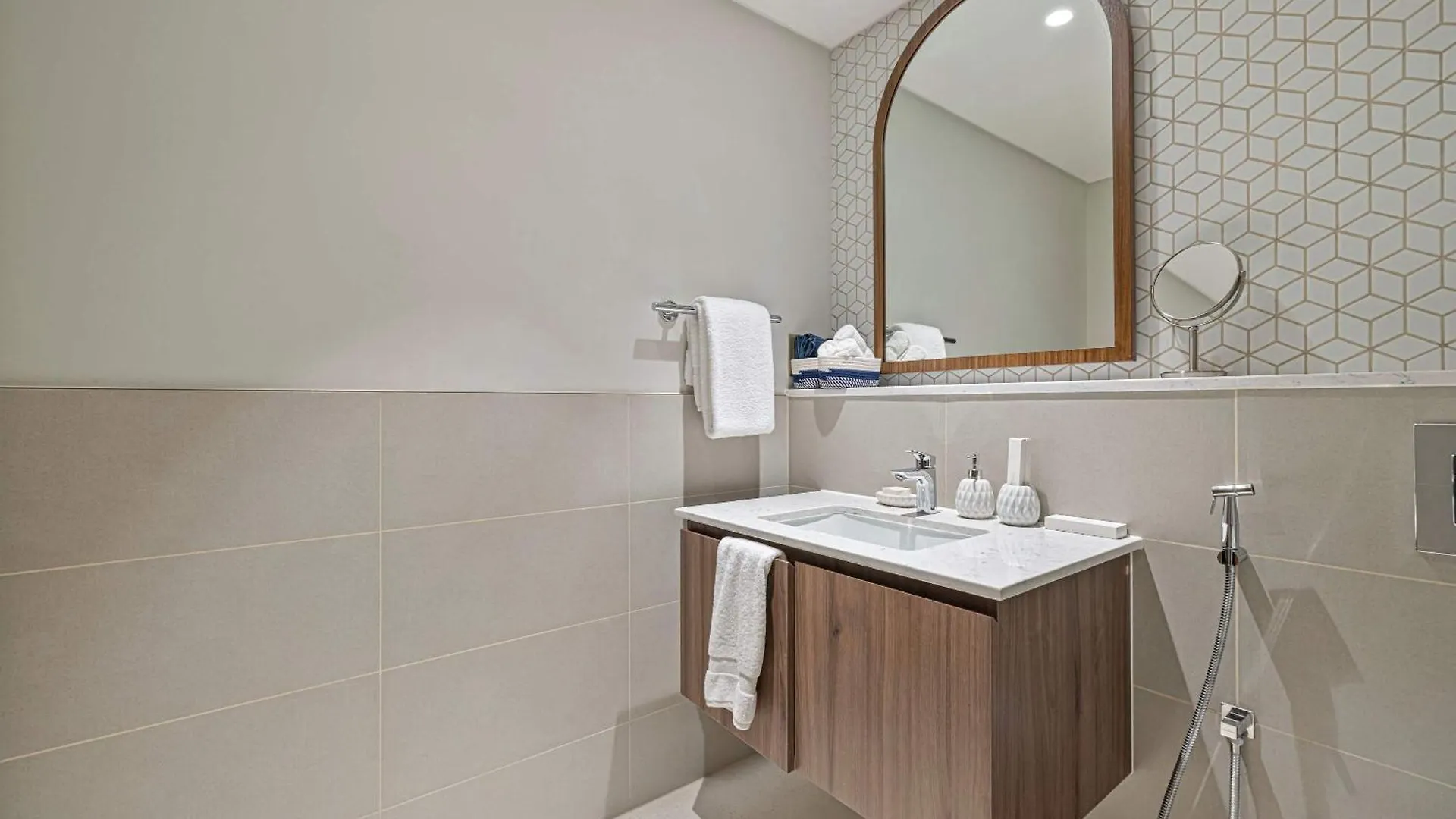 Stylish 1Br City View At Vida Creek Beach Dubai United Arab Emirates