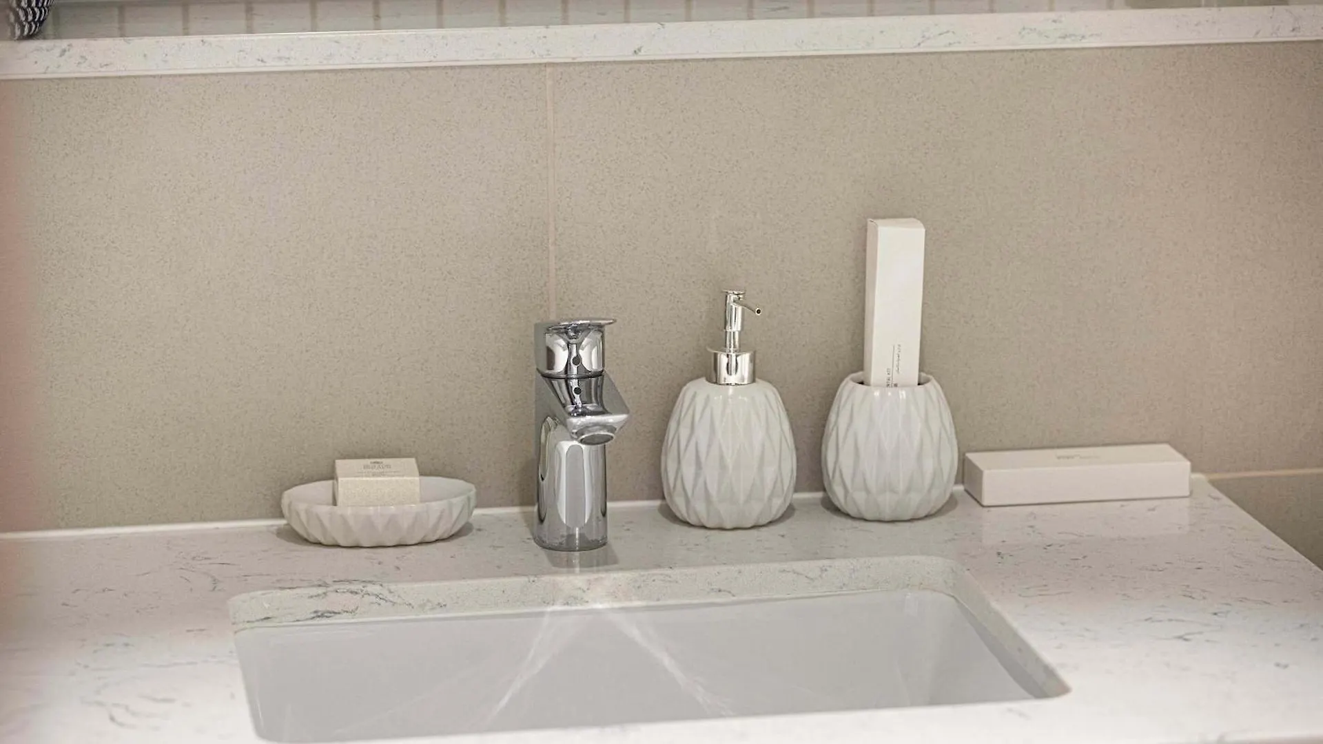 Stylish 1Br City View At Vida Creek Beach Dubai