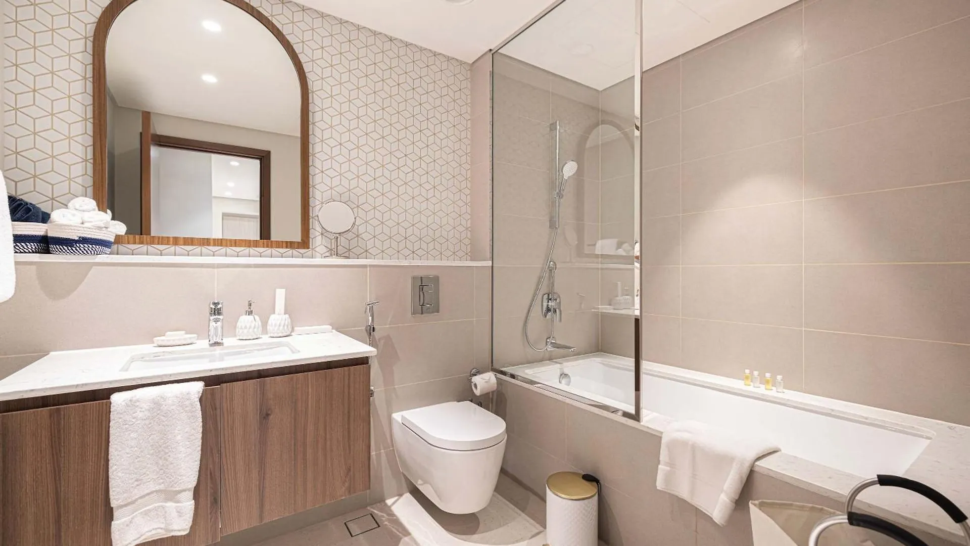 Stylish 1Br City View At Vida Creek Beach Dubai Apartment
